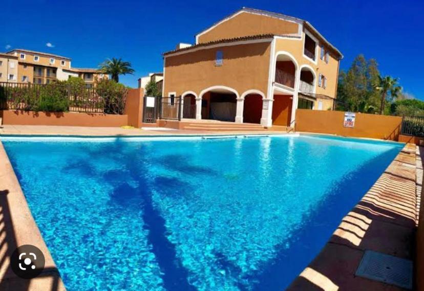 2 Bedrooms, 15 Min Walk To Beach, Ac, Pool & Fiber Internet In A Quiet, Private Gated Domain 5Kms To St Tropez Cogolin Exterior foto